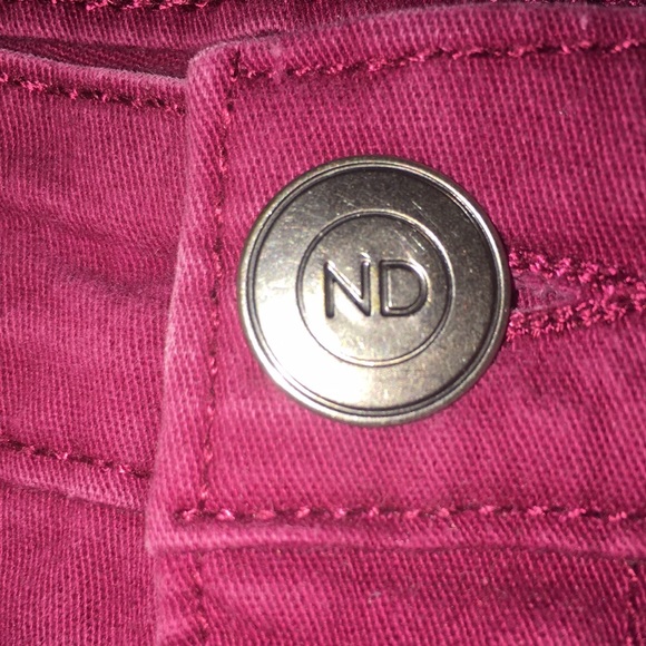 Curvy Straight leg Colored Jeans - Picture 3 of 7